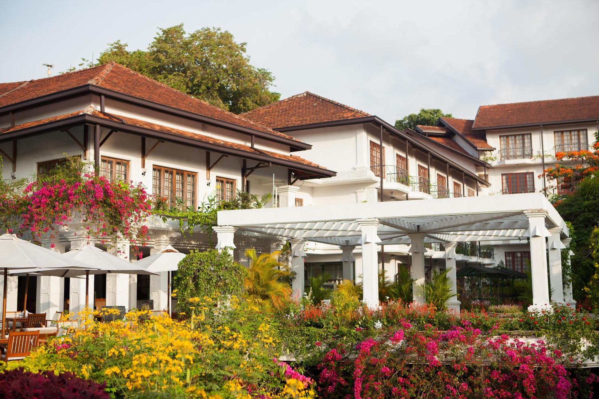 קנדי Mahaweli Reach Hotel מראה חיצוני תמונה
